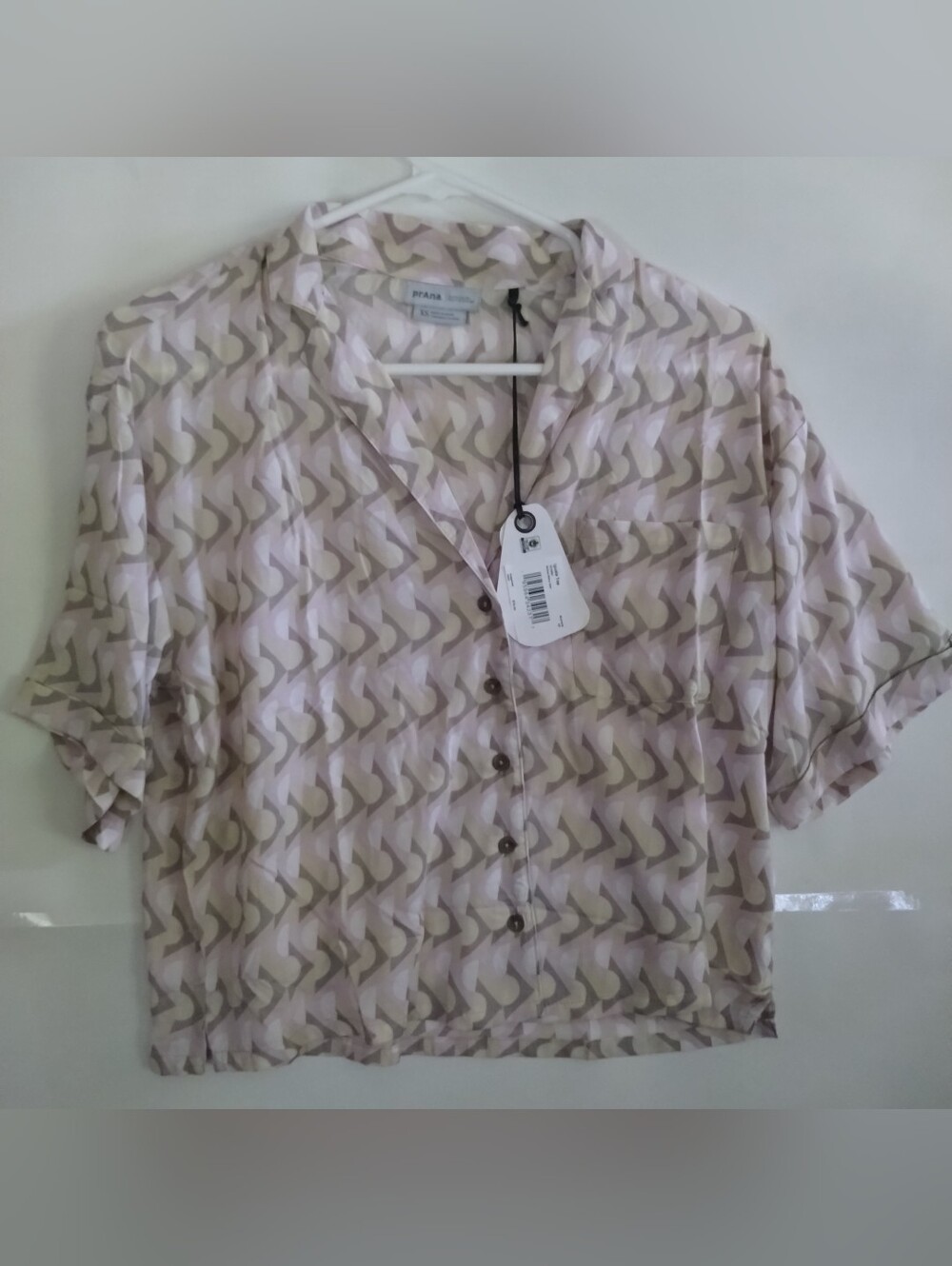 XS Prana Women's Short-Sleeve Button-Down Shirt Iguala Top Geometric Retro Camp